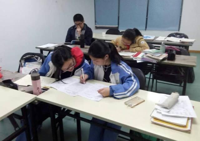 免學費！2019 年湖南省貧困地區(qū)本土化培養(yǎng)計劃招 1200 名醫(yī)學類?？粕? style=