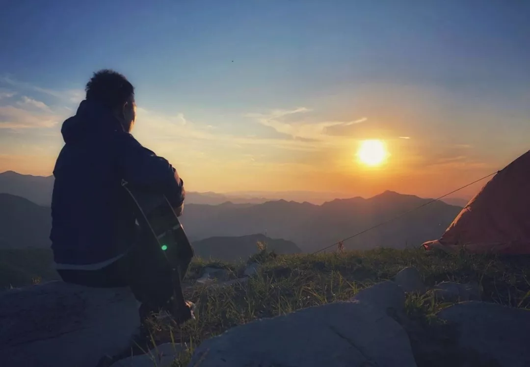 錄取通知書也是一張別離票！從此父母只剩背影, 故鄉(xiāng)再無春秋……